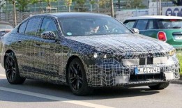 宝马5最新款爆料,豪华升级，科技领航，揭秘未来出行新标杆